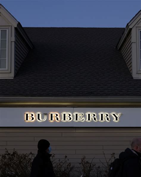 burberry americas cfo|Burberry leadership team.